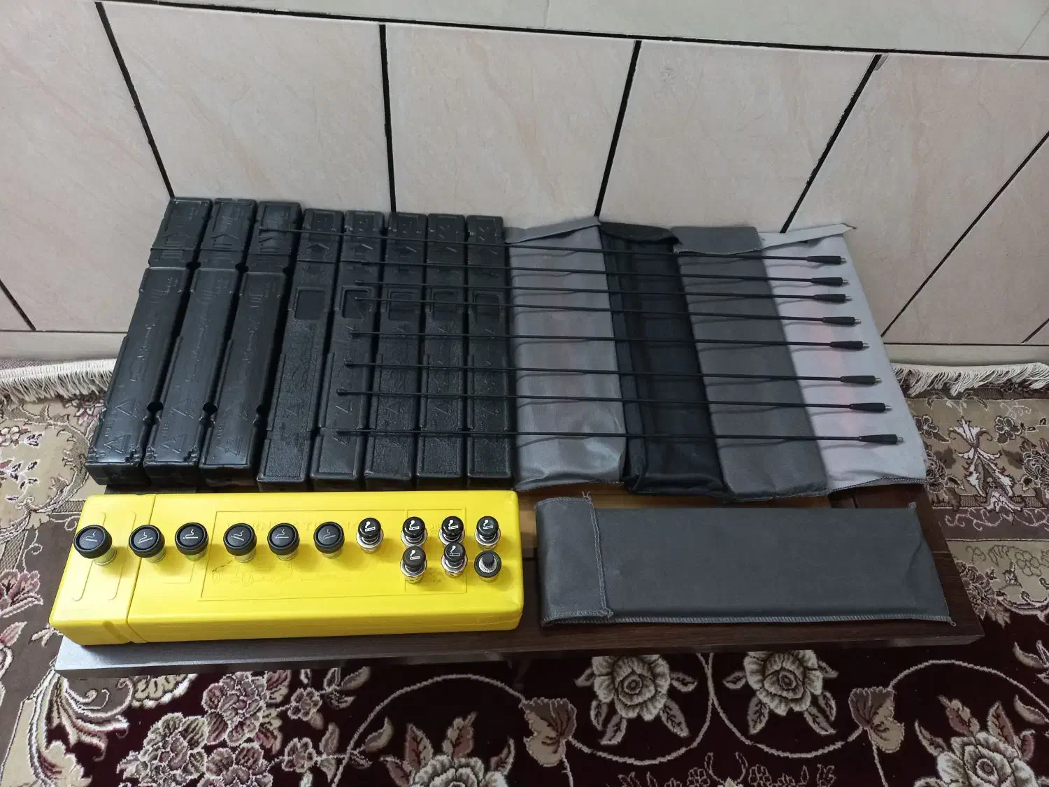 حراج تعدادی مثلث خطر/فندک/آنتن/فابریک انواع خودرو|حراج|شیراز, شهرک سراج‎|دیوار