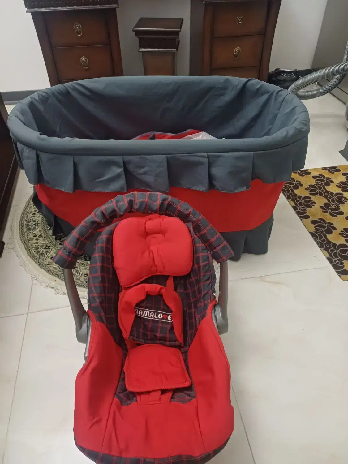 تخت نوزاد به همراه پشه بند و نی نی لای لای|تخت و صندلی بچه|قرچک, مهدیه|دیوار