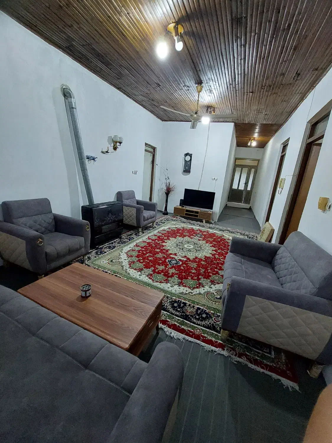 دوستان خونه ویلایی با قیمت مناسب برای اجاره روزانه|اجارهٔ کوتاه‌مدت آپارتمان و سوئیت|لاهیجان, لیالستان|دیوار