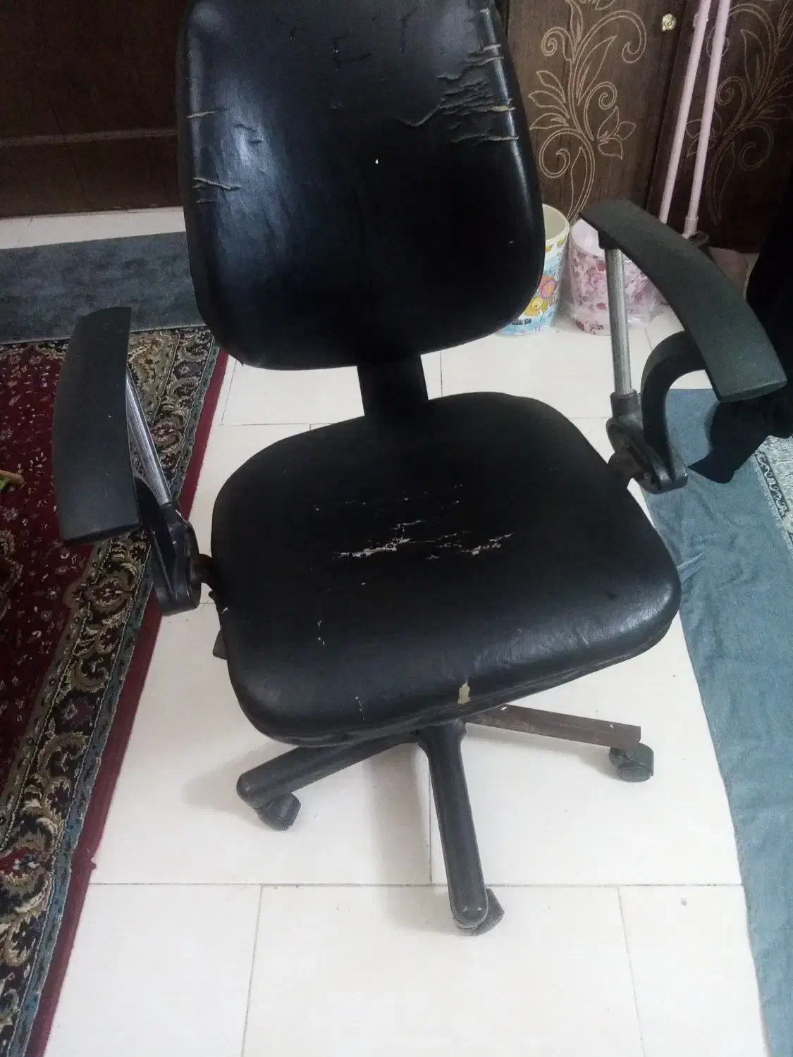 صندلی چرخدار رایانه|صندلی و نیمکت|رشت, استقامت ۱|دیوار