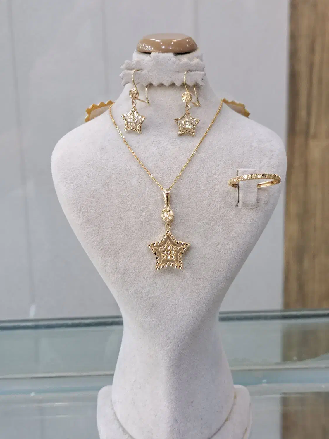 نیم ست ستاره ای|جواهرات|قم, نیروگاه|دیوار