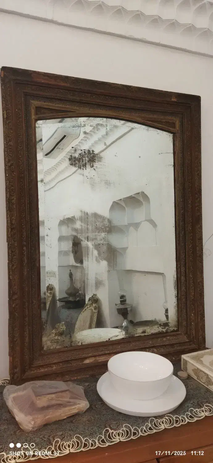آینه قدیمی و خاص|کلکسیون اشیاء عتیقه|یزد, |دیوار