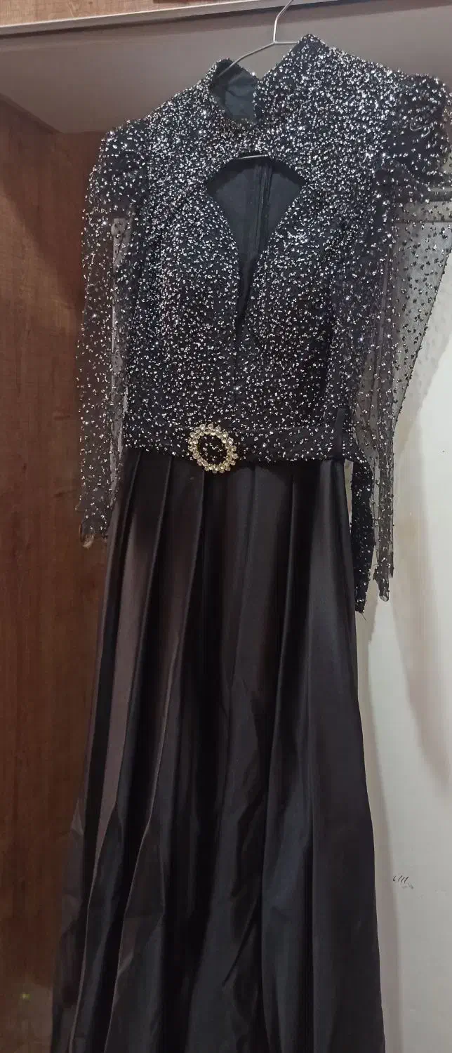 لباس مجلسی|لباس|کشکوئیه, |دیوار