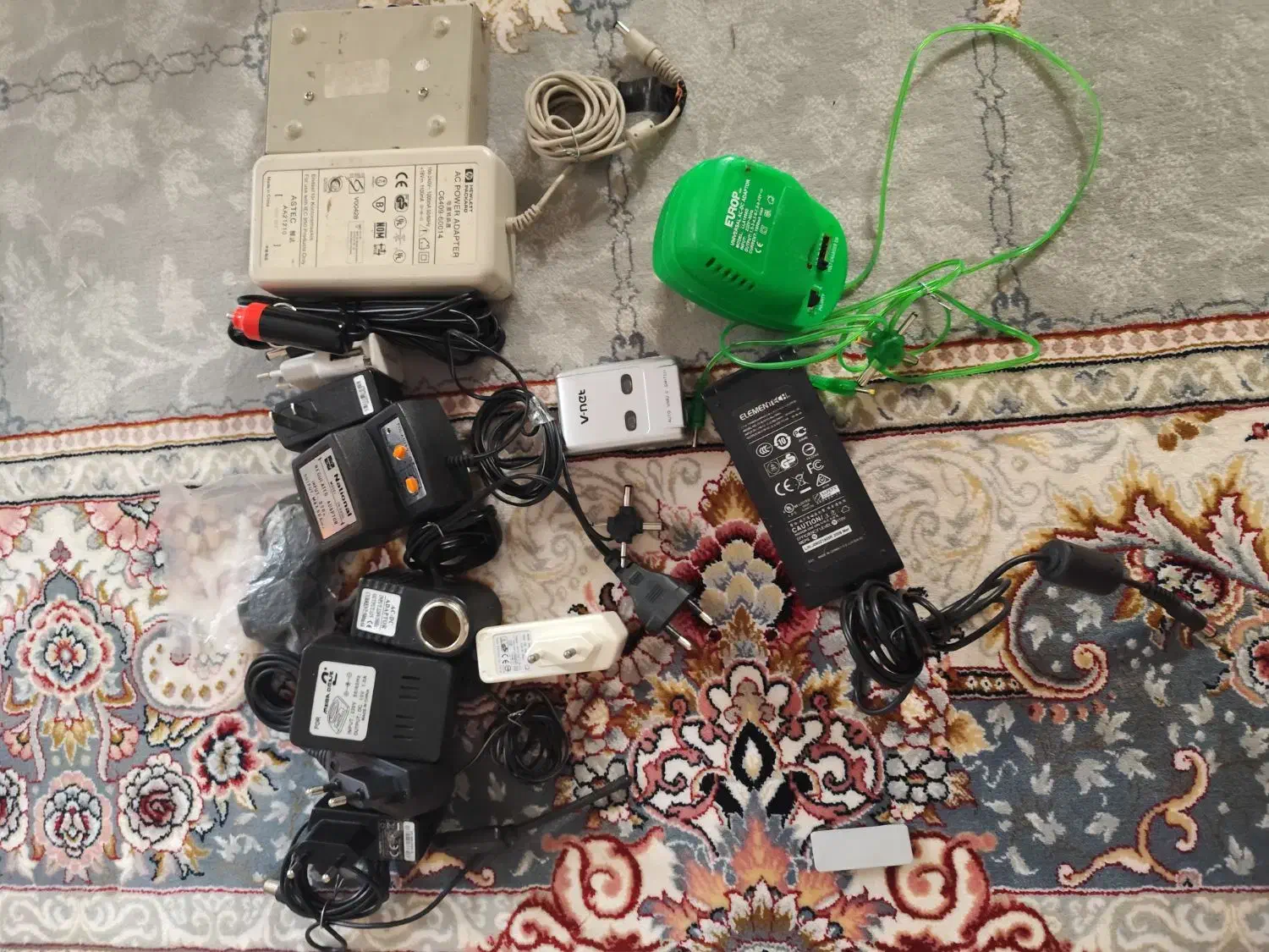 تعدادی آداپتور سالم|قطعات و لوازم جانبی رایانه|فردیس, شهرک وحدت|دیوار