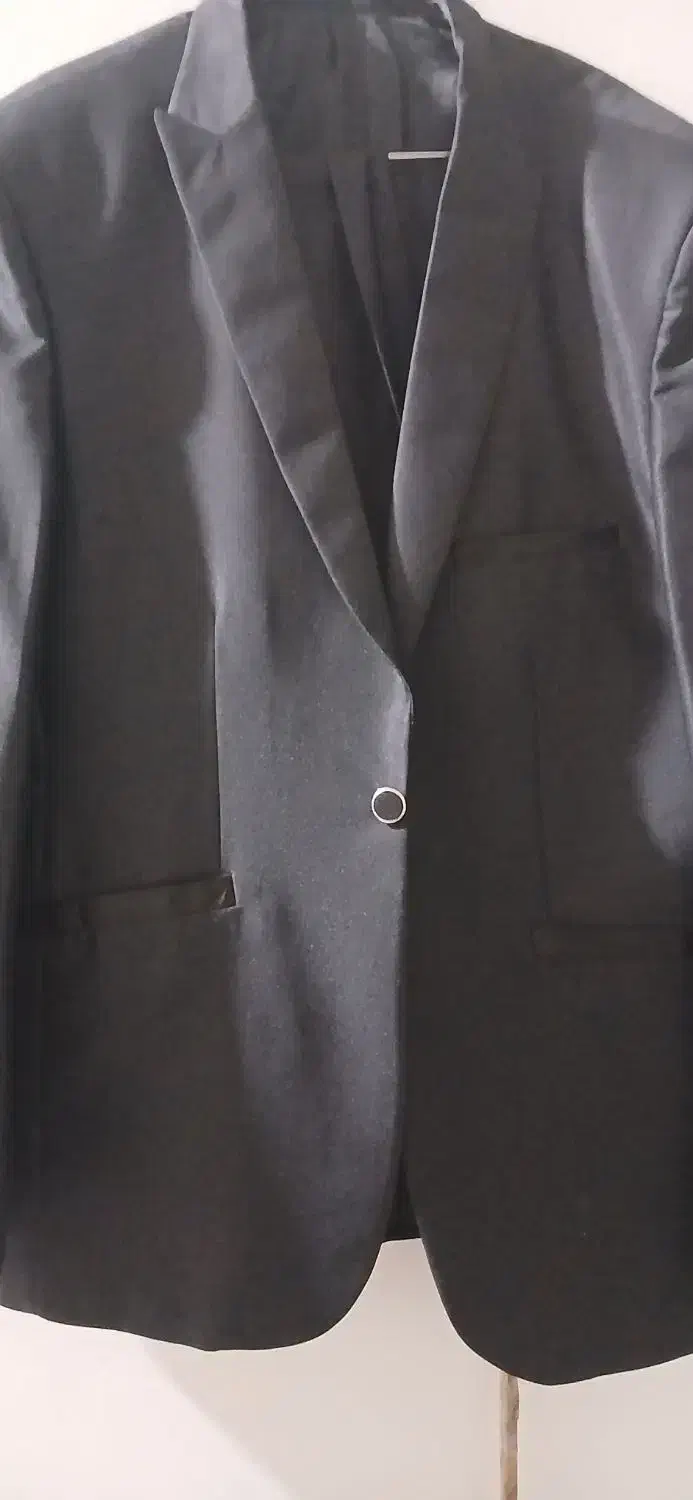 مقداری وسایل شخصی|لباس|دهلران, |دیوار