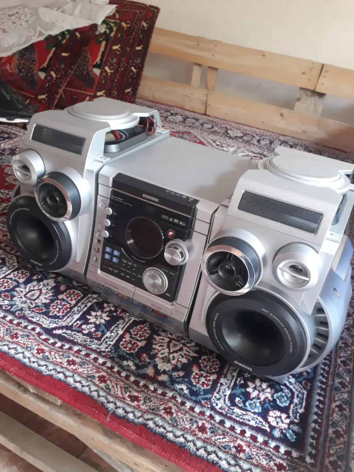 تعدادی لوازم خانگی ضبط،تلویزیون،رادیو|سایر لوازم برقی|رشت, پیرکلاچای|دیوار