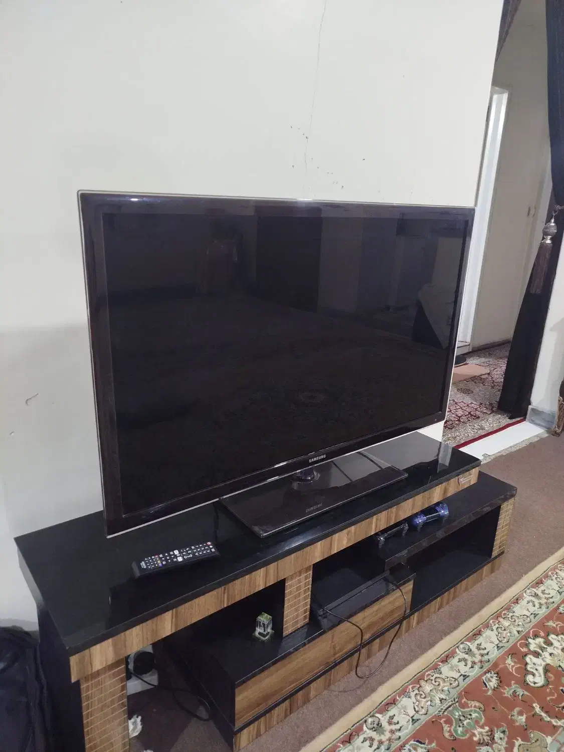 تلویزیون 46 اینچ|تلویزیون و پروژکتور|همدان, |دیوار