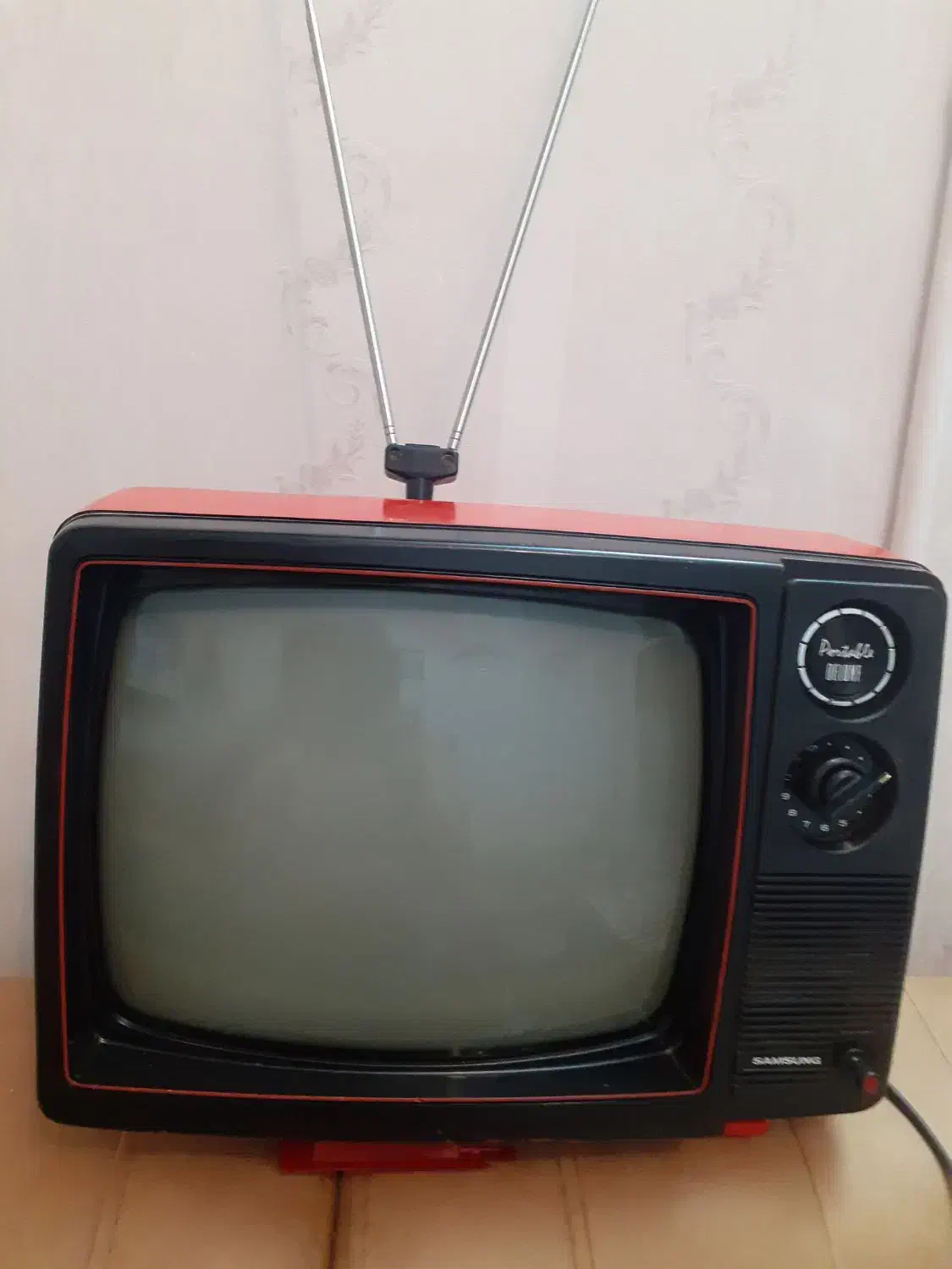 تلویزیون قدیمی سامسونگ کره نوستالوژی عتیقه قدیمی|تلویزیون و پروژکتور|تهران, فلسطین (میدان انقلاب)|دیوار