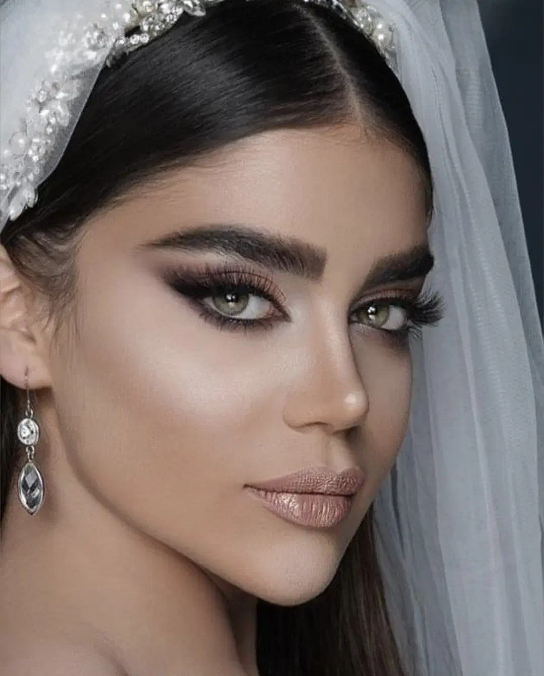 تخفیف استثنائی لاین میکاپ و شینیون ...سالن زیبایی)|خدمات آرایشگری و زیبایی|سبزوار, ولیعصر (نجار آباد)|دیوار