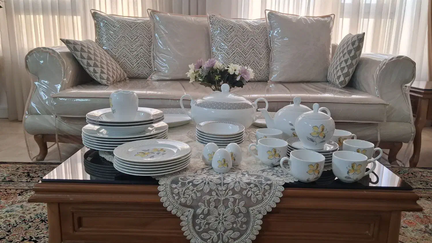 سرویس  چینی ۶ نفره. غذا خوری و چایی خوری زرین|ظروف سرو و پذیرایی|قم, ژاندارمها|دیوار