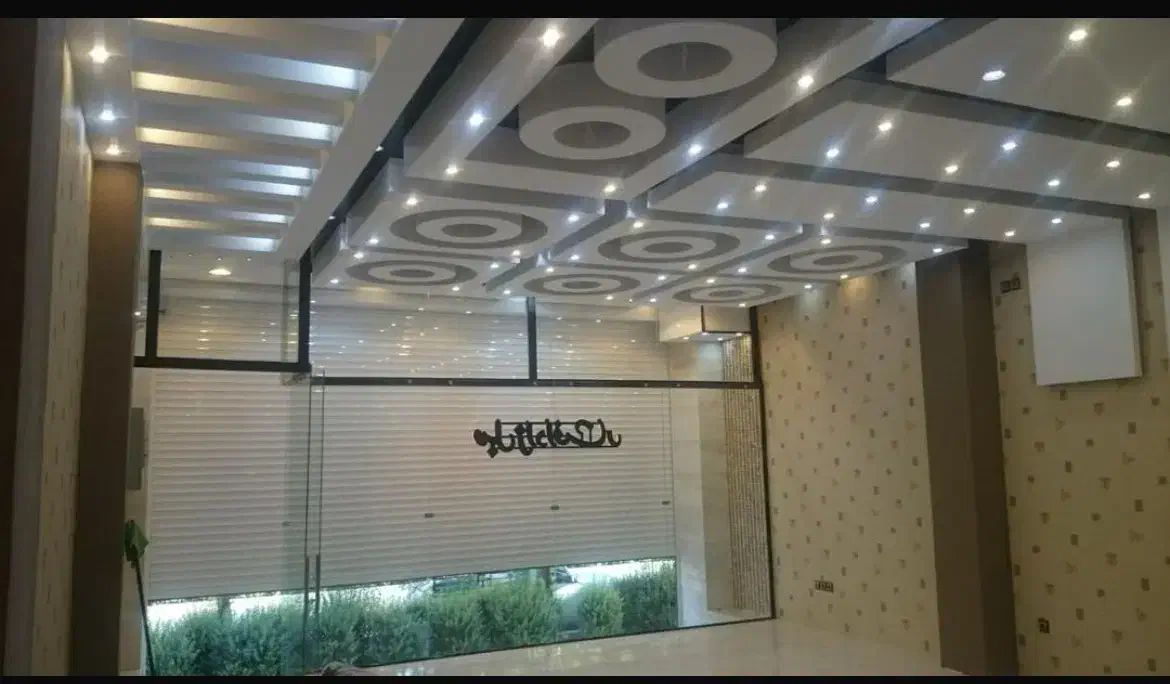 تجاری ۱۲۰ متری همکف|اجارهٔ مغازه و غرفه|اصفهان, کارلادان|دیوار