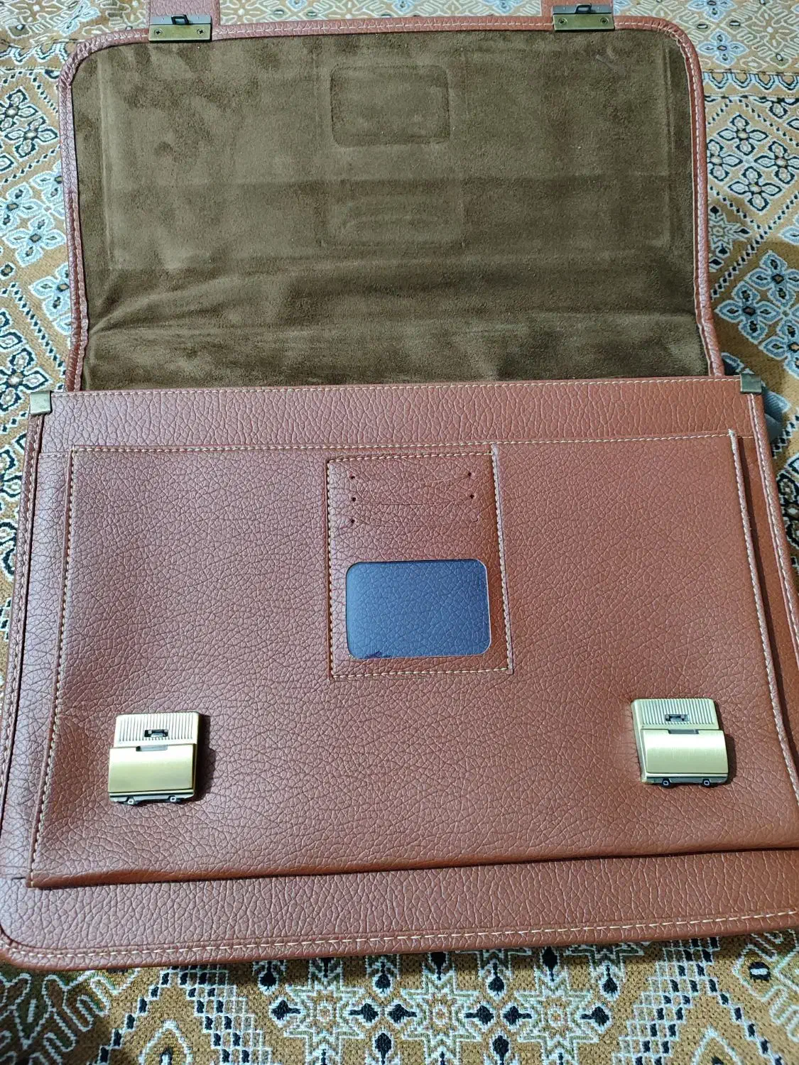 کیف اداری|کیف، کفش، کمربند|شیراز, زند|دیوار