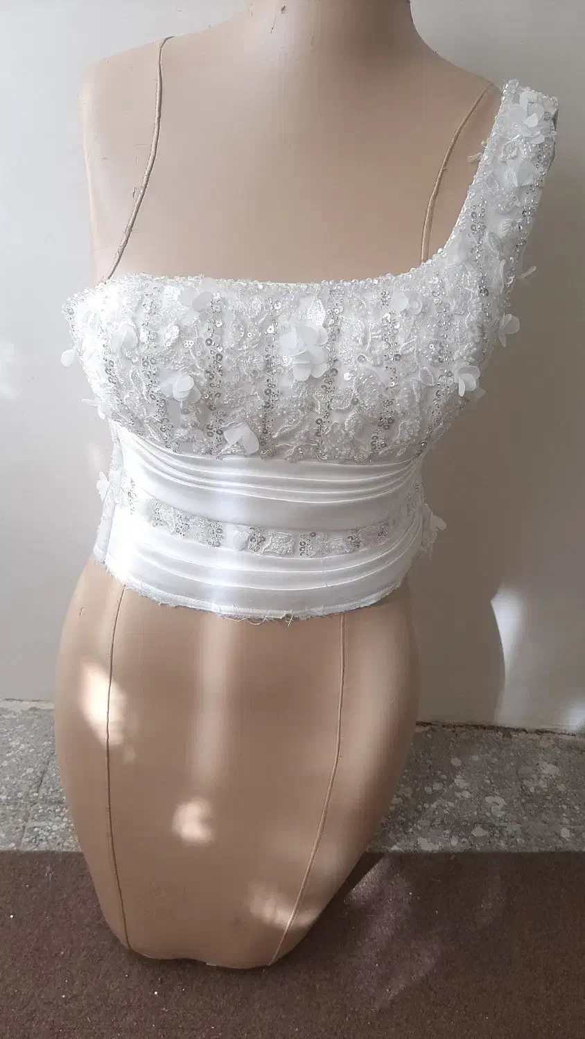 فروش تعدادی بالاتنه لباس عروس ساده و گیپور دوزی|لباس|تهران, تهرانپارس جنوبی|دیوار