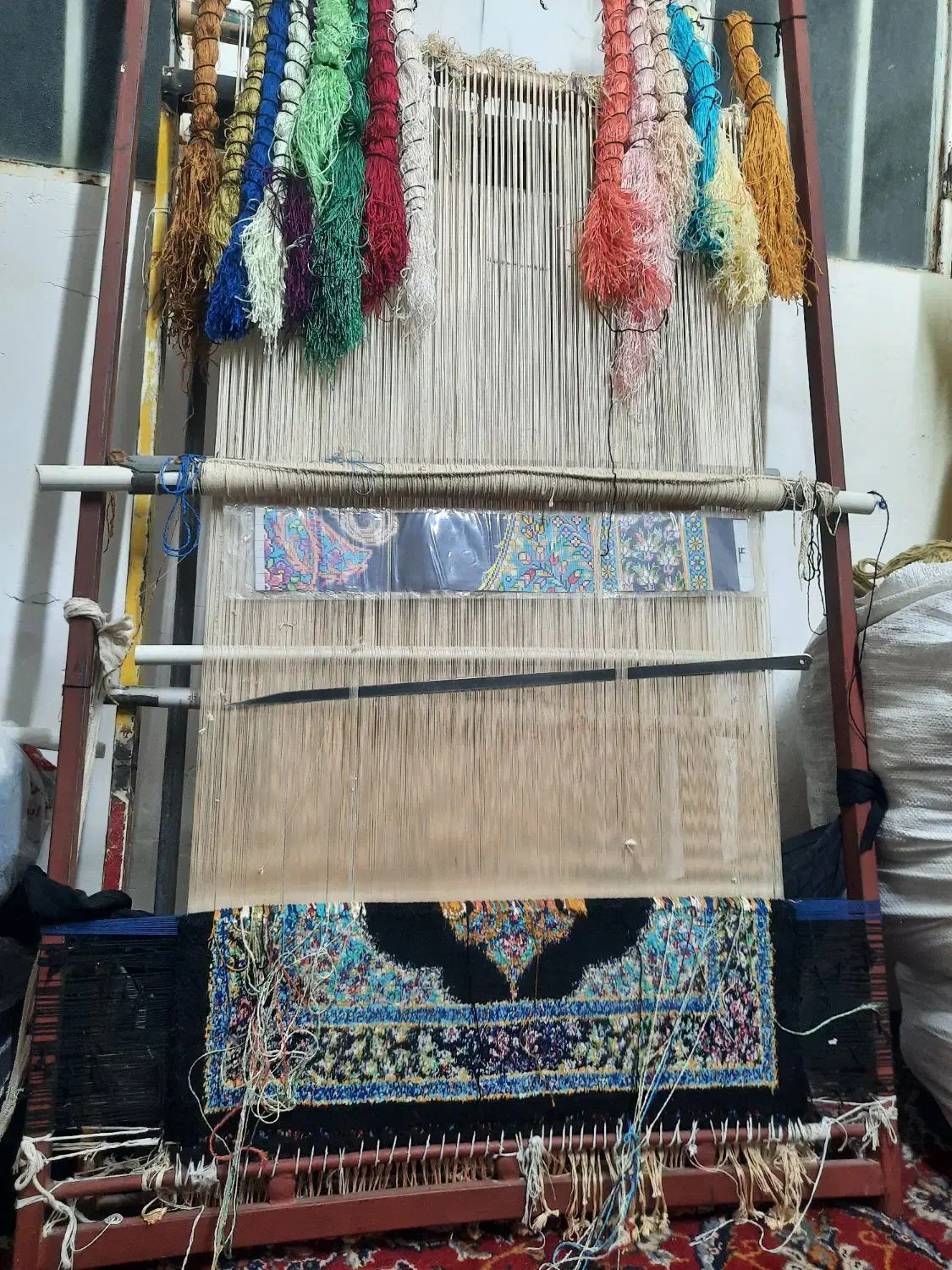 ۶۰در۹۰ نیمه کاره ابریشم دستباف|تابلو فرش|قم, نیروگاه|دیوار