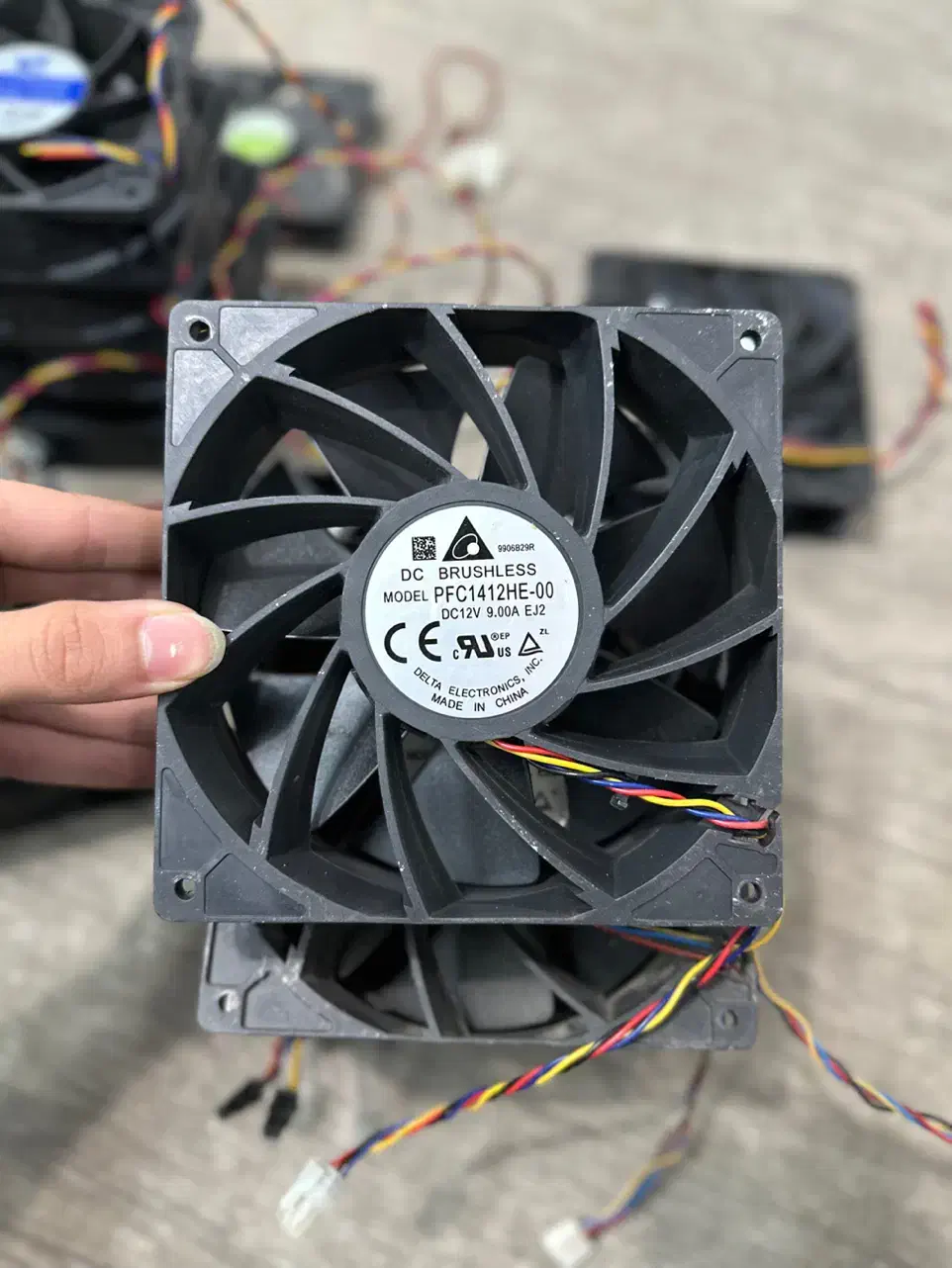 فن 12V مدل PFC1412HE-00 سالم و پرقدرت|قطعات و لوازم جانبی رایانه|فریدون‌کنار, |دیوار