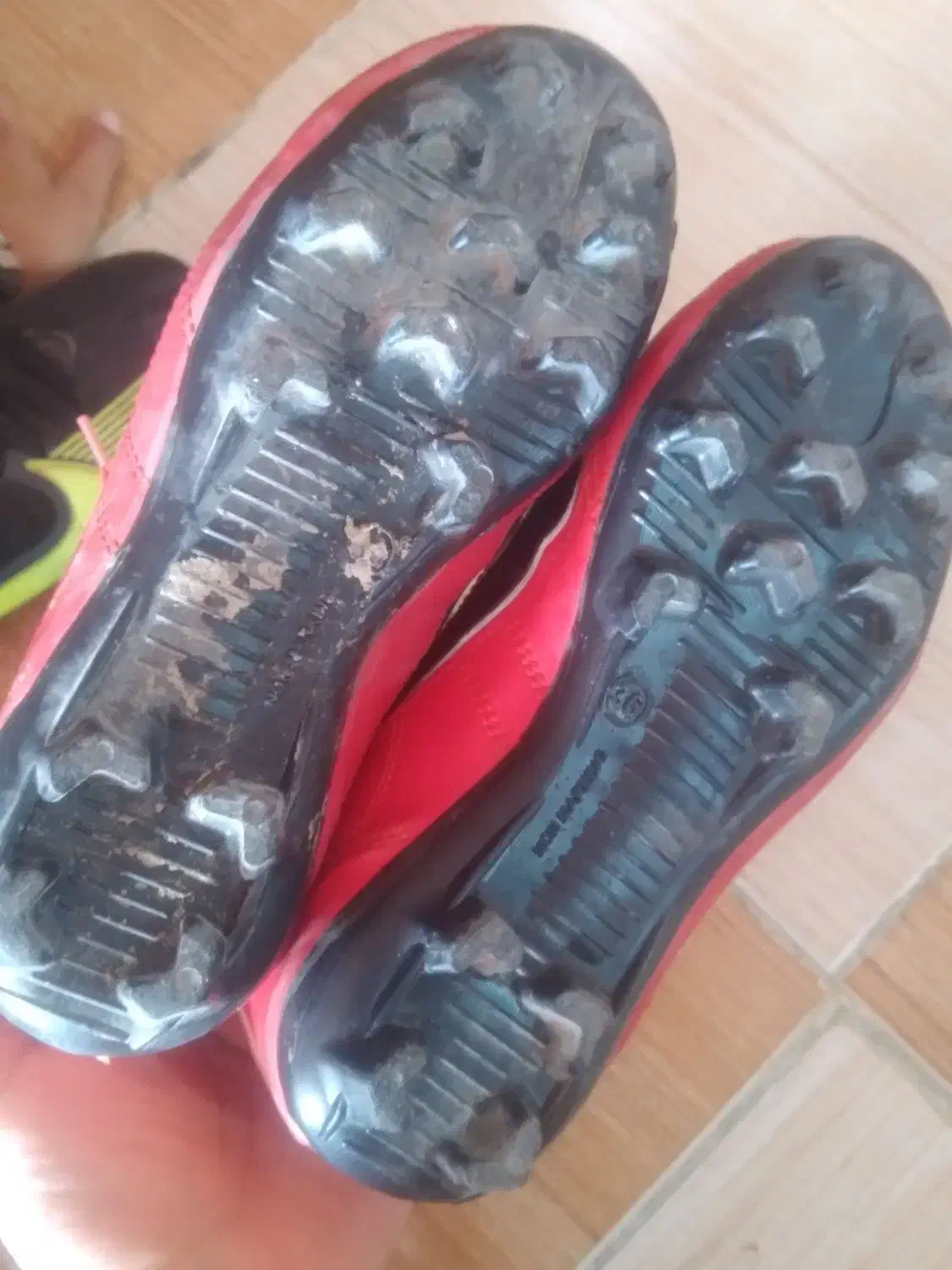 کفش ورزشی|کیف، کفش، کمربند|رامهرمز, |دیوار