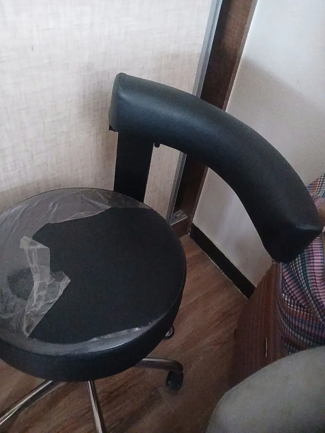 فروش صندلی اصلاح و صندلی کوتاهی و بخاری|آرایشگاه و سالن‌های زیبایی|شاهین‌شهر, شهرک میلاد|دیوار