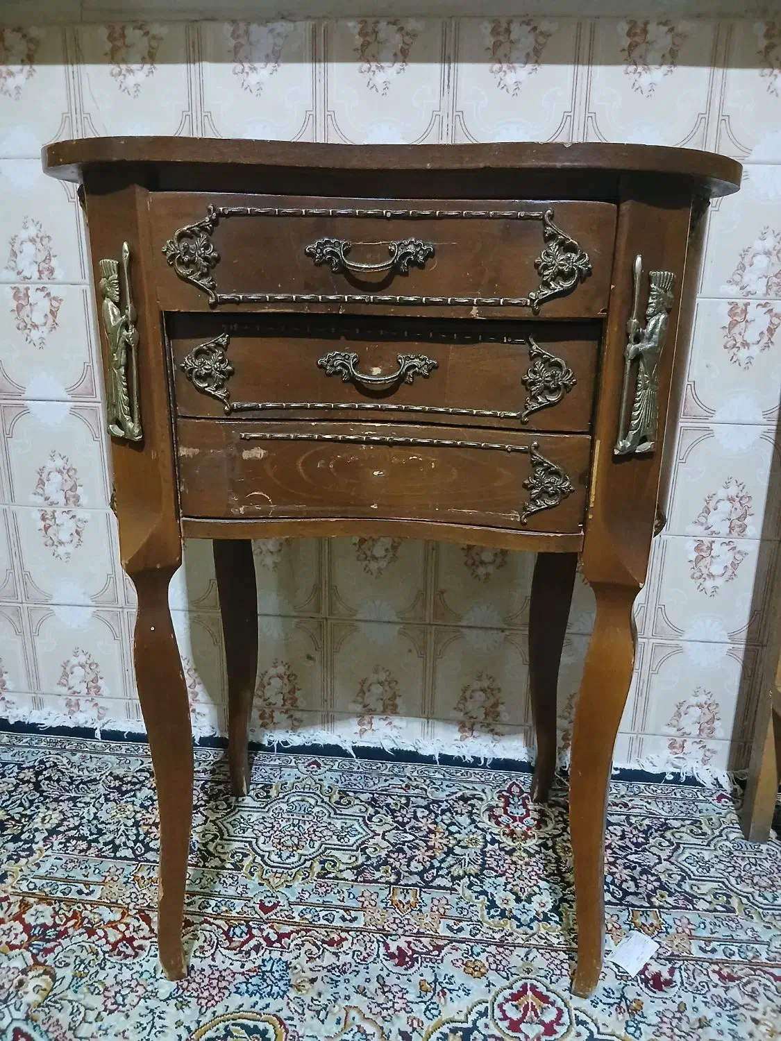 میز|مبلمان خانگی و میز عسلی|شیراز, کوزه گری|دیوار