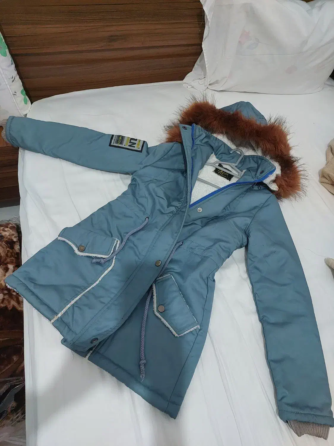 کاپشن|لباس|شیراز, شاپورجان|دیوار