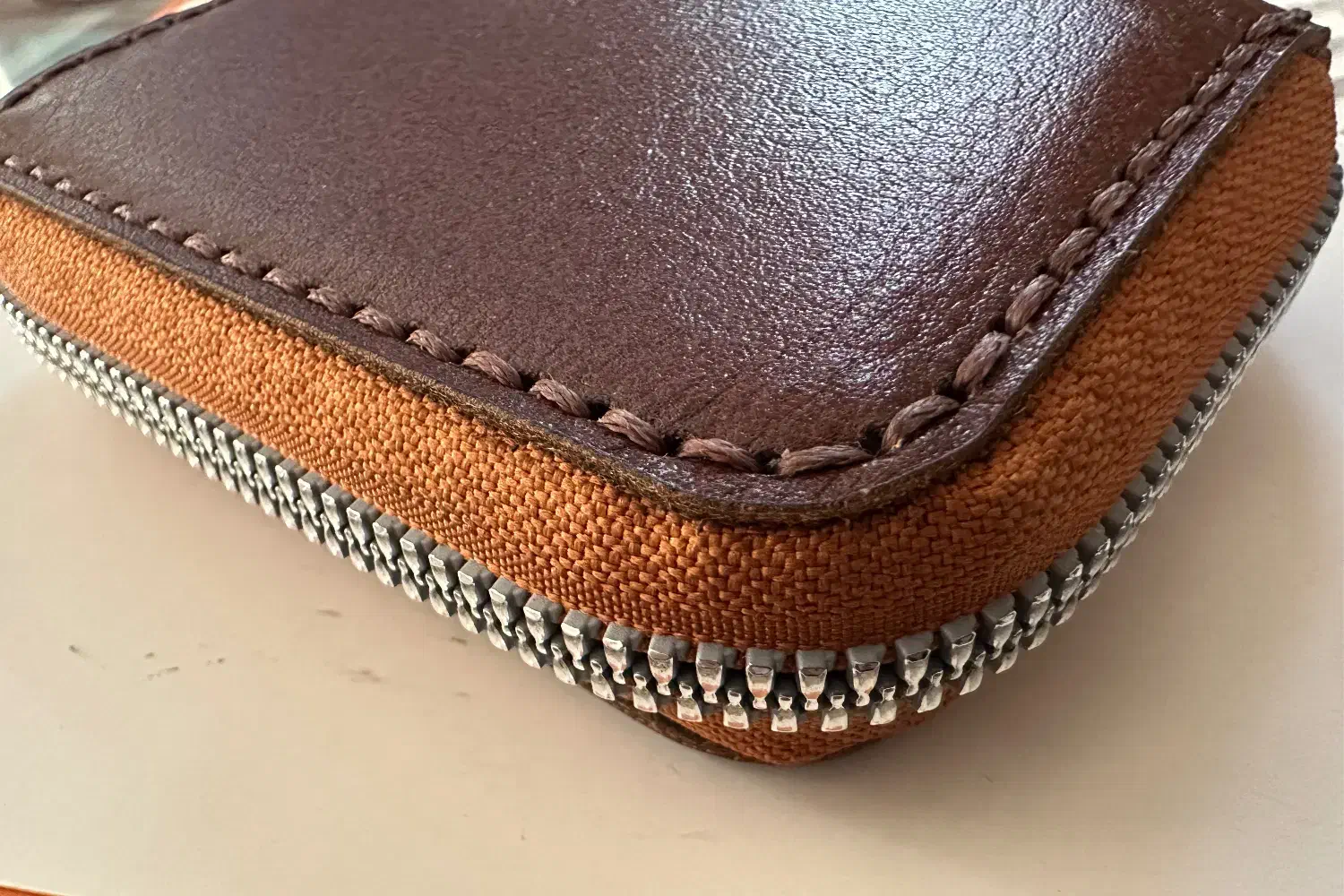 کیف|کیف، کفش، کمربند|اصفهان, امامزاده اسماعیل|دیوار