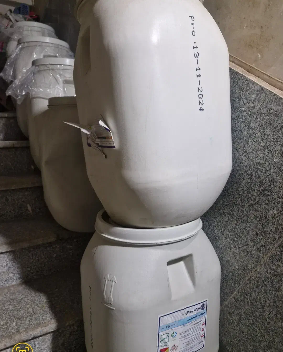 بشکه ۵۰ لیتری ضخیم ومحکم|ظروف نگهدارنده، پلاستیکی، یکبارمصرف|ازنا, |دیوار