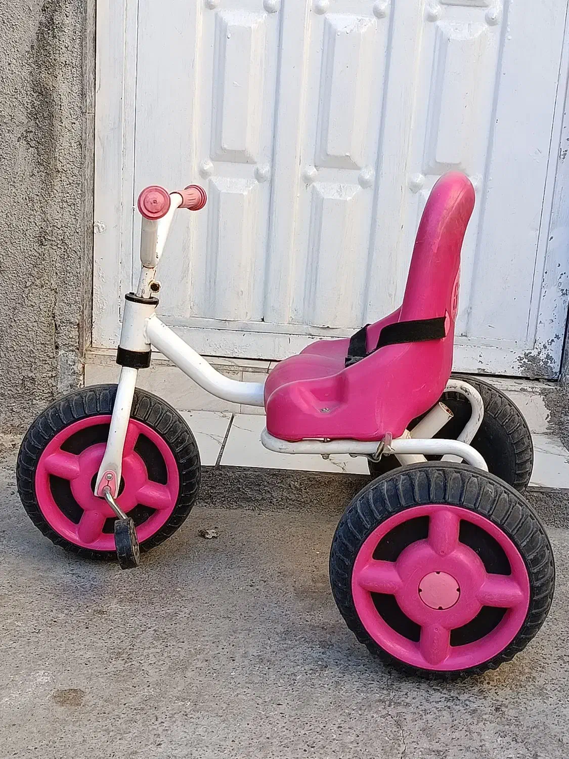 دوچرخه و تخت کودک و تشک کودک مارک رویال در حد نو|اسباب و اثاث بچه|یاسوج, |دیوار