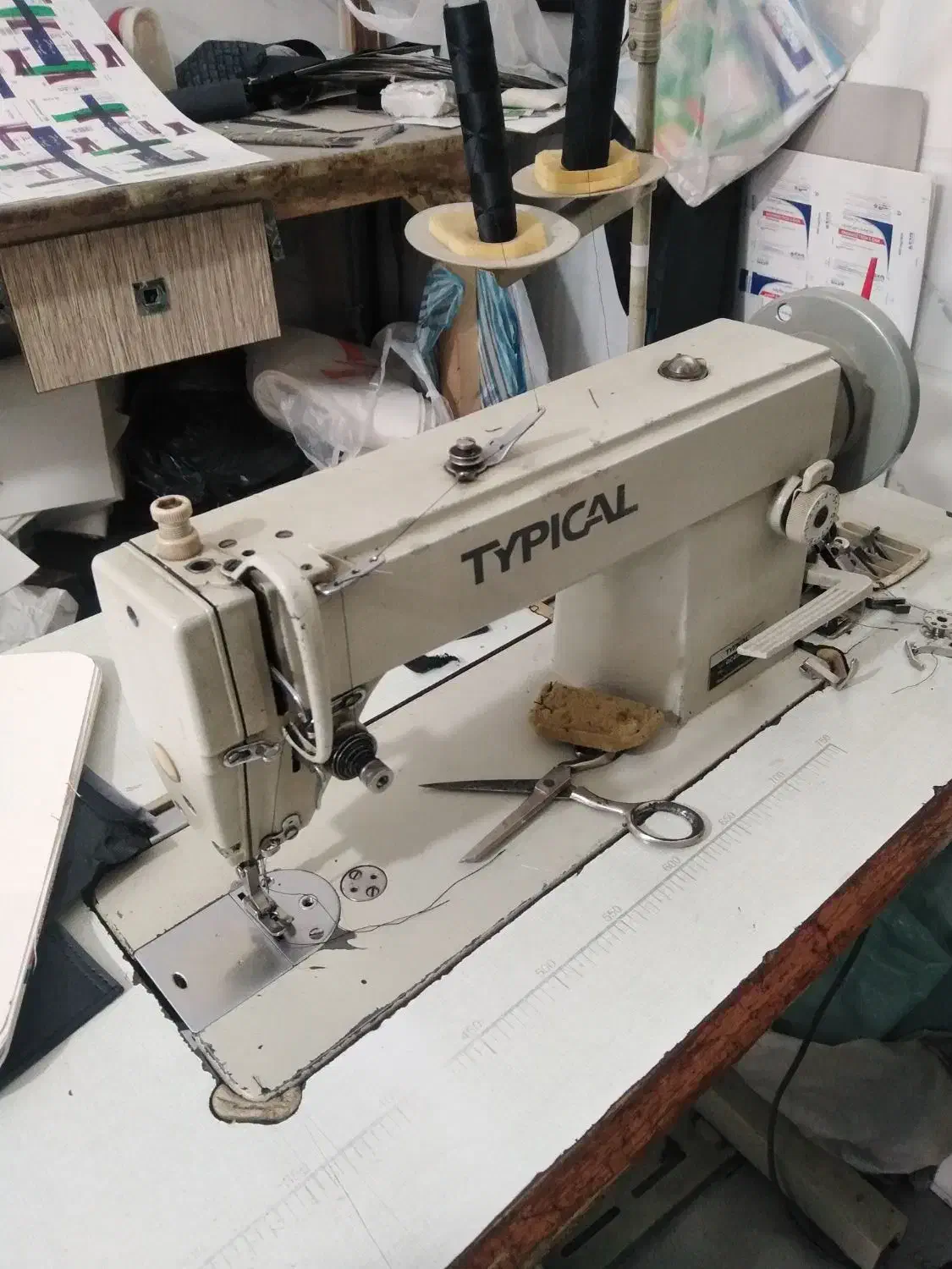 یک عددبطرویک عددراسته|چرخ خیاطی و ریسندگی|تهران, مشیریه|دیوار