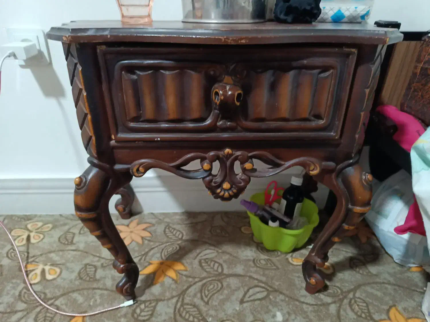 میز پا تختی|تخت و سرویس خواب|قم, قلعه کامکار|دیوار