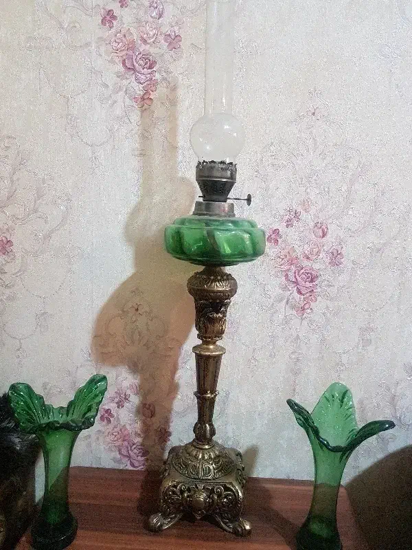 چراغ گرد سوز برنز|کلکسیون اشیاء عتیقه|اراک, |دیوار