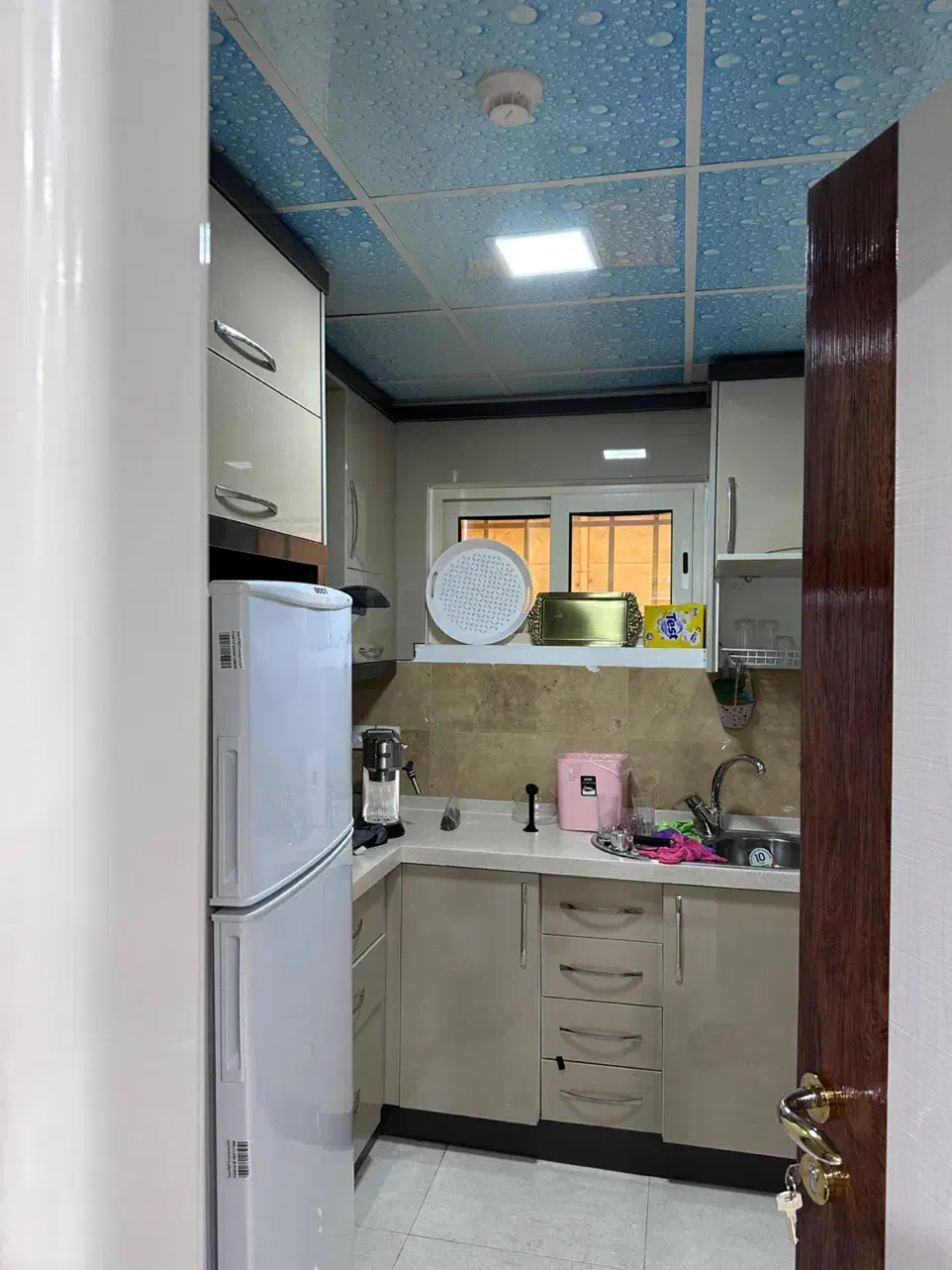 اداری ۱ خواب بر اصلی لاکانی|اجارهٔ دفتر کار، اتاق اداری، مطب|رشت, لاکانی|دیوار