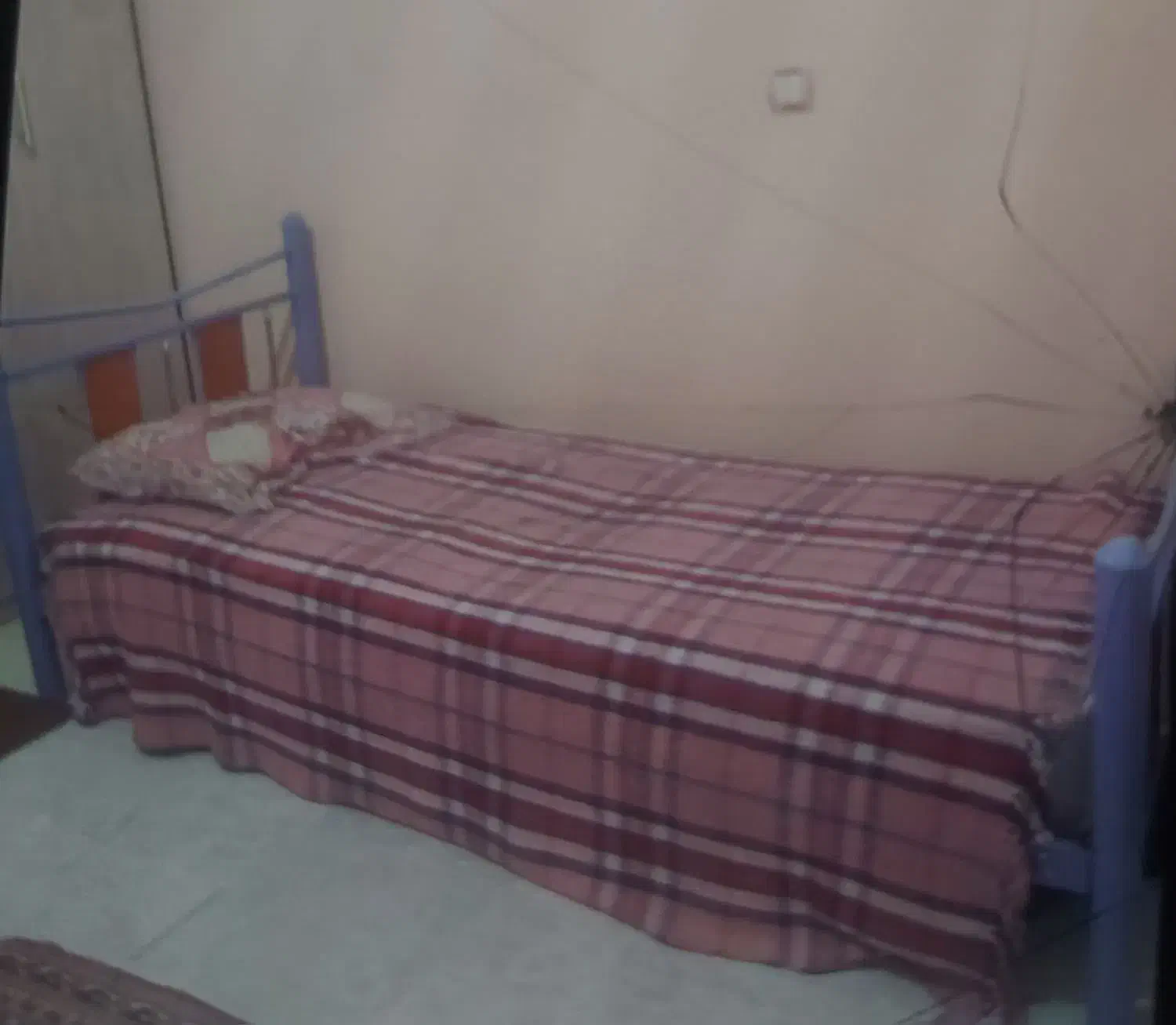 تخت یکنغره با تشک|تخت و سرویس خواب|زاهدان, |دیوار