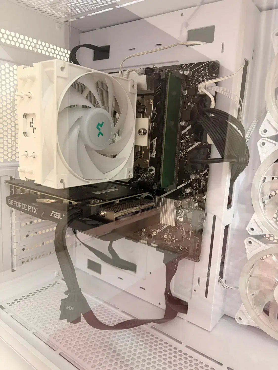 فروش کارت گرافیک، مادربورد و cpu core i5 12400f|قطعات و لوازم جانبی رایانه|شیراز, ارم|دیوار