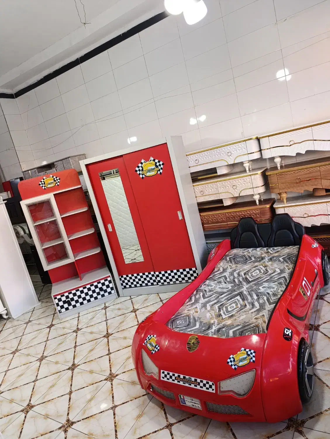 سرویس تخت و خواب یک نفره طرح ماشینی در حد صفر|تخت و سرویس خواب|مهاباد (آذربایجان غربی), |دیوار