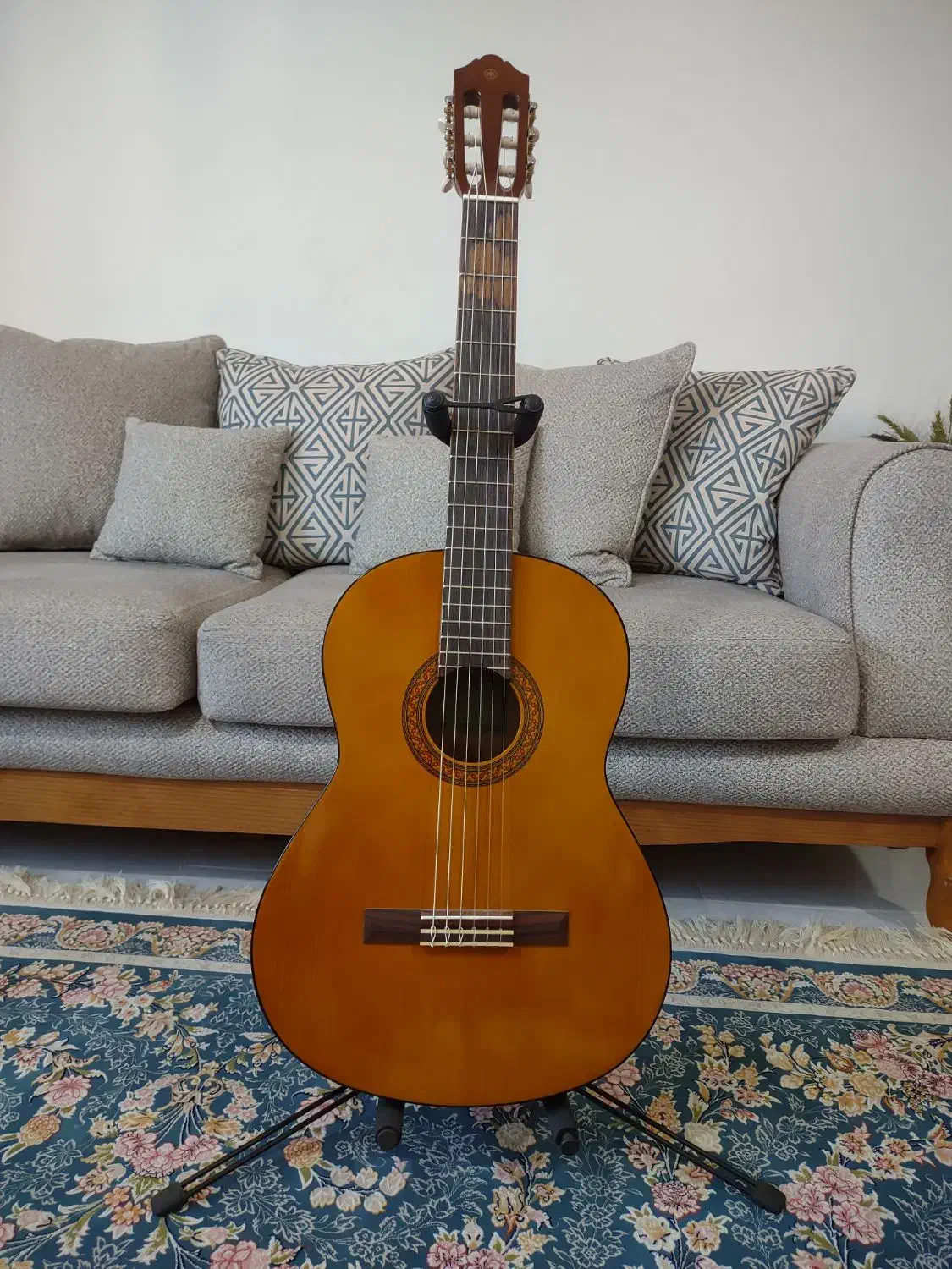 گیتار یاماها اصل مدل C40|گیتار، بیس، امپلیفایر|پردیس, فاز ۸|دیوار