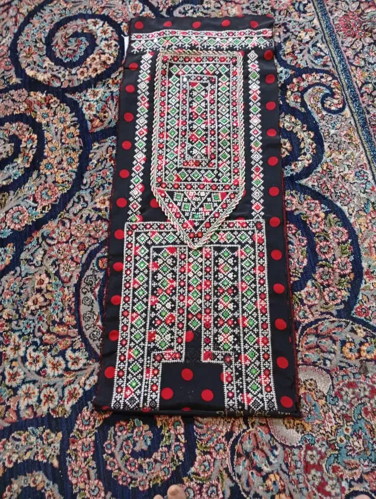 لباس پلیوار فروشی دست دوز قیمت ده تومان رودبار|لباس|رودبار (کرمان), |دیوار