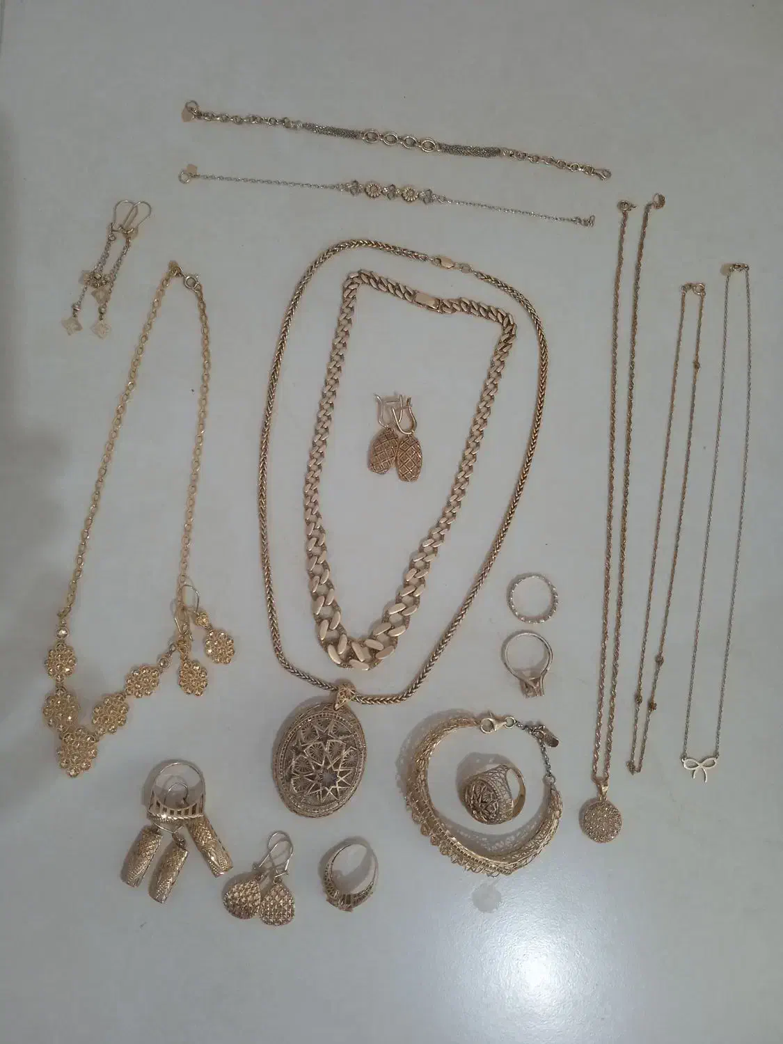 طلا شامل سرویس و نیم ست و سایر، فروش فوری، 5درصد|جواهرات|بجنورد, |دیوار