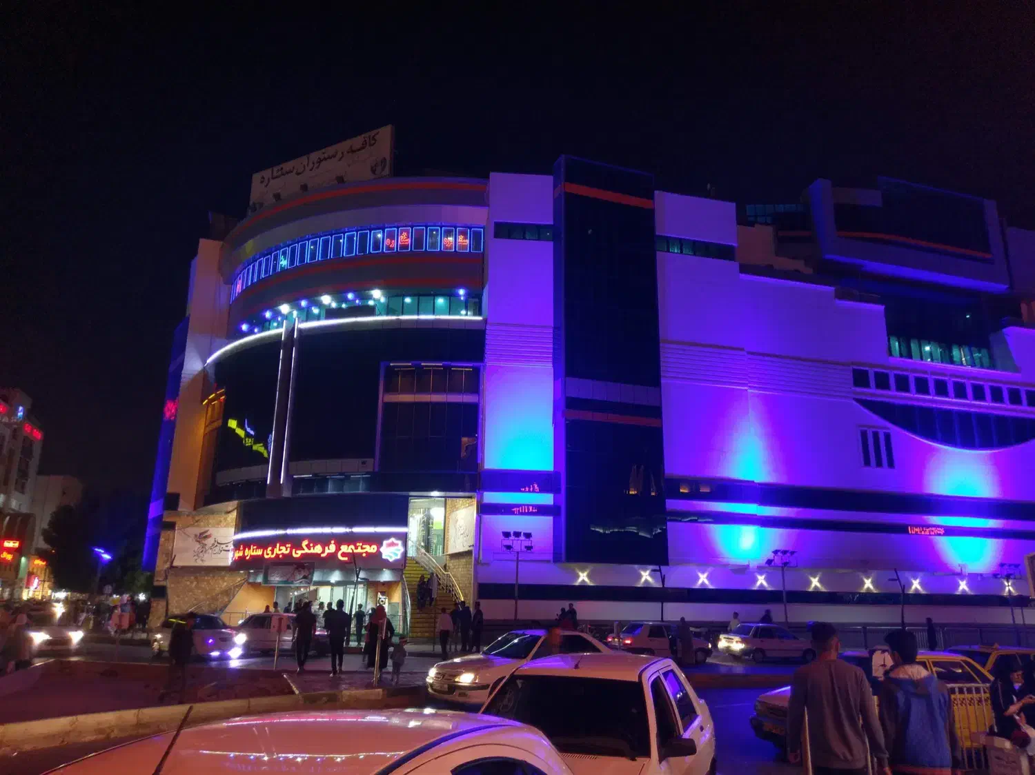 فروش مغازه ستاره شهر درب اصلی مناسب طلا فروشی|فروش مغازه و غرفه|بندرعباس, |دیوار