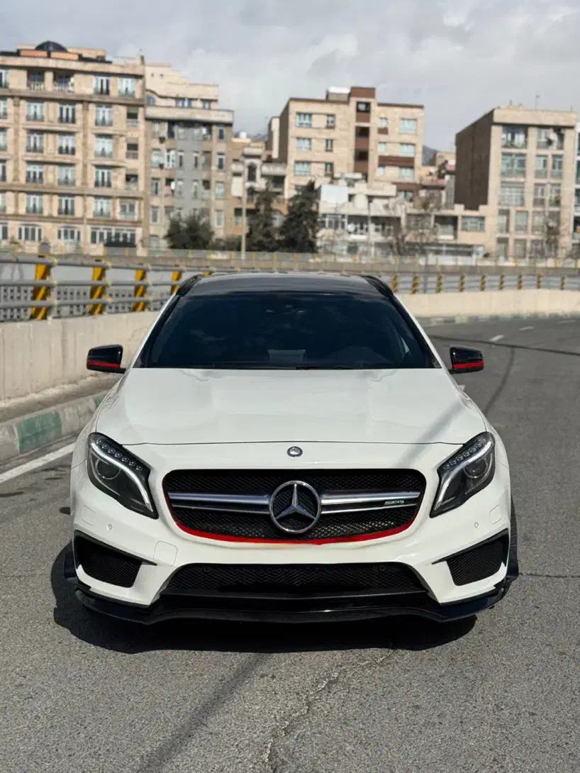 بنز gla 45  سفید ۲۰۱۶|خودرو سواری و وانت|تهران, درختی|دیوار
