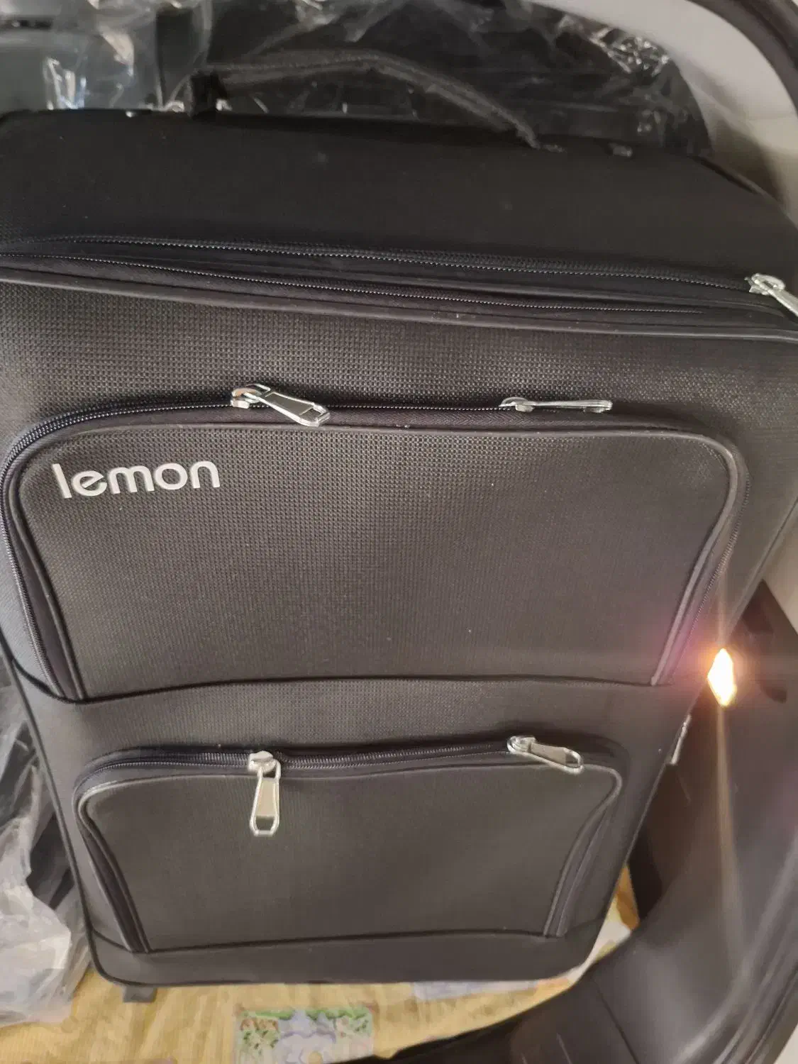 چمدان سایز بزرگ و درجه یک|کیف، کفش، کمربند|فولادشهر, B7|دیوار