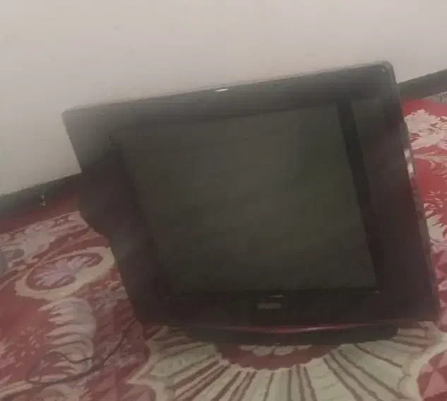 چرخ خیاطی زیک زاگ نو نو تلویزیون دیجیتال انتن|چرخ خیاطی و ریسندگی|یاسوج, |دیوار