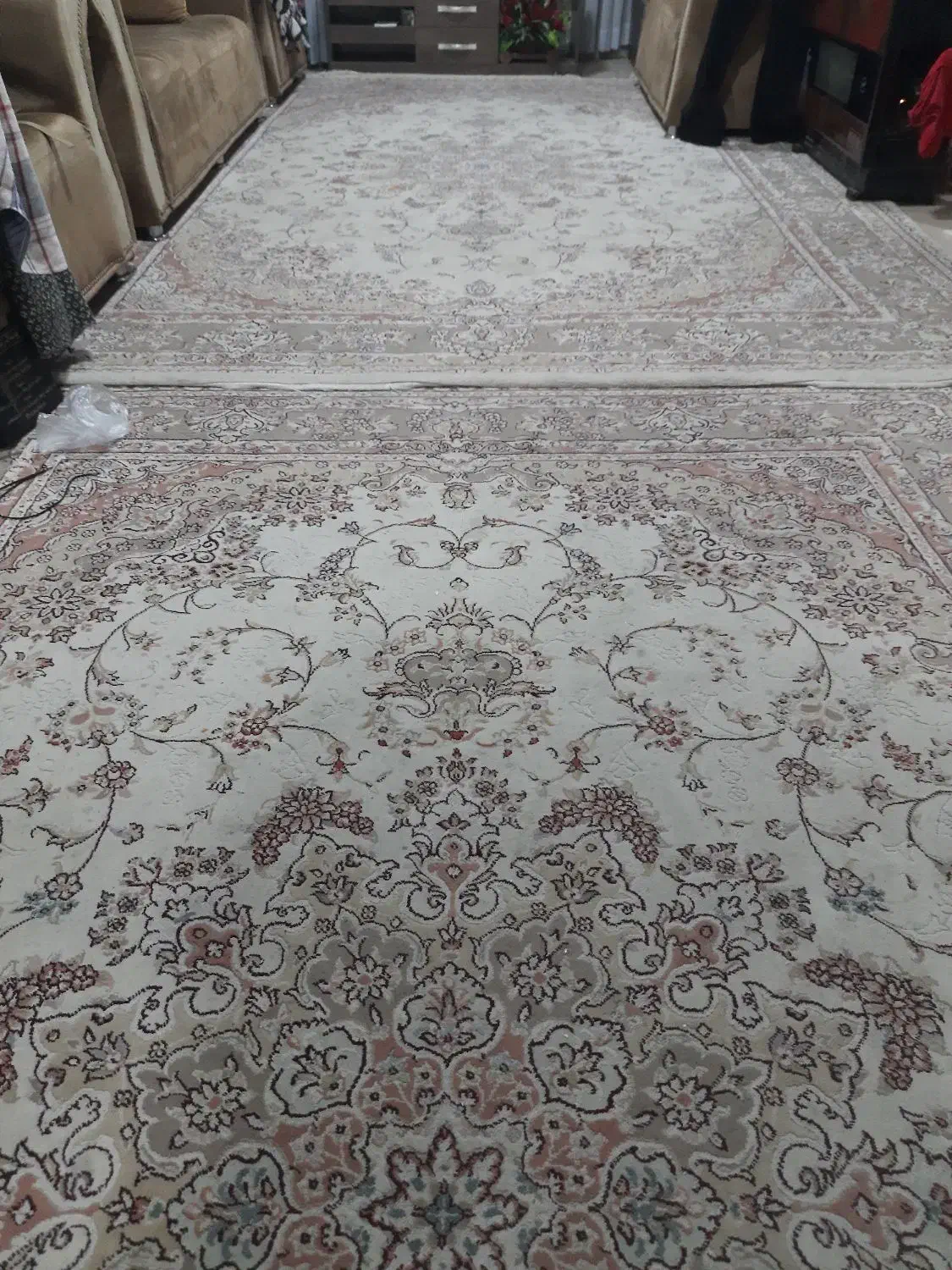 فرش ماشینی ۹ متری و ۶ متری ۸ میلیونو ۵۰۰|فرش|لاهیجان, کوی آزادگان|دیوار