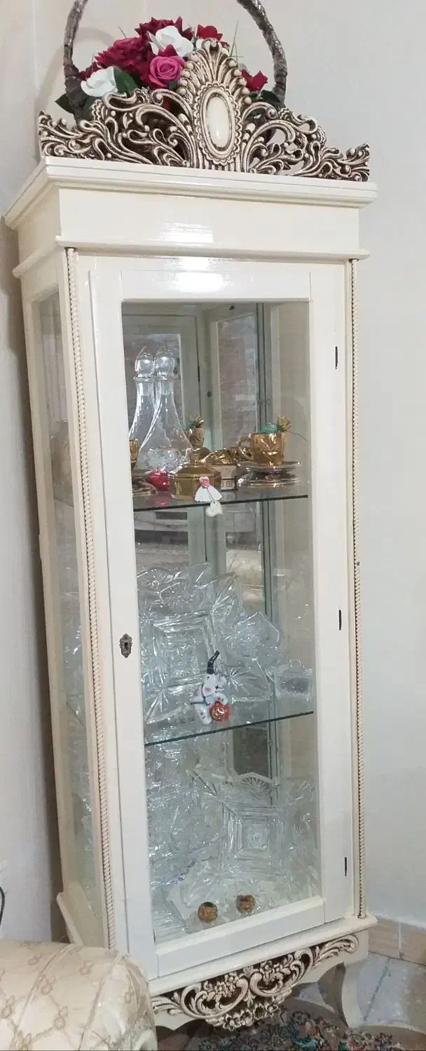 بوفه|بوفه، ویترین، کنسول|مهاجران, |دیوار