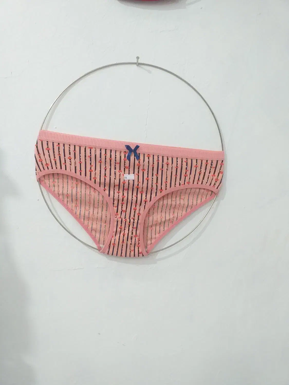 لباس زیر|لباس|مسجد سلیمان, |دیوار