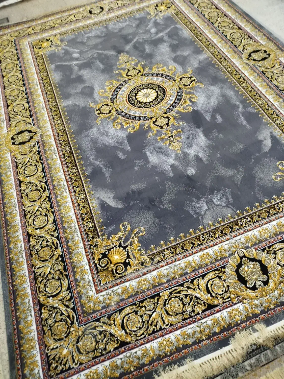 چند جفت فرش آکبند  تراکم ۳۰۰۰ پرگوشت سنگین وزن|فرش|مشهد, شیرودی|دیوار