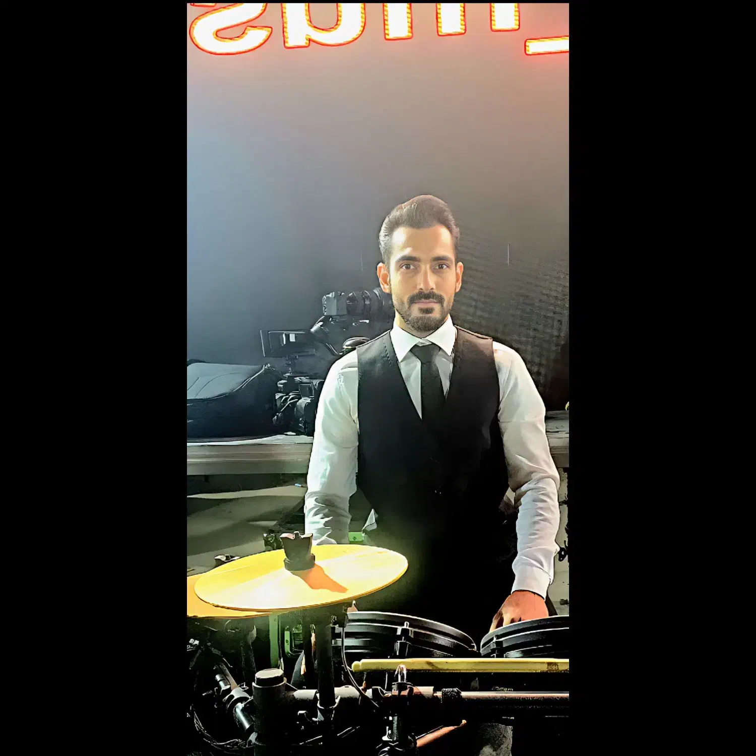 ویدرام السیس|درام و پرکاشن|کازرون, |دیوار