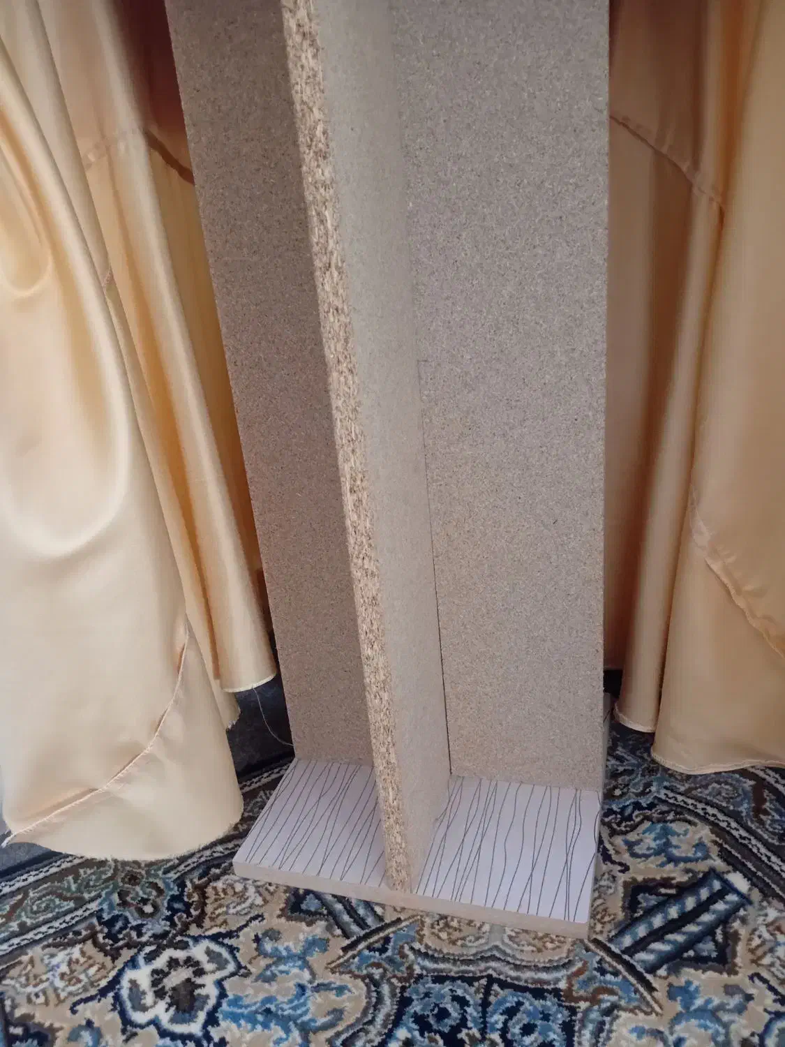 میز خاطره به همراه ساتن روش|میز و صندلی غذاخوری|سنقر, |دیوار