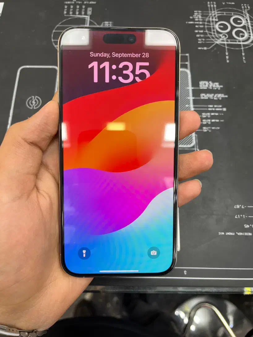 ایفون 15pro max باطری ۹۷ بدون نقطه لازرورق|موبایل|تهران, میدان ولیعصر|دیوار