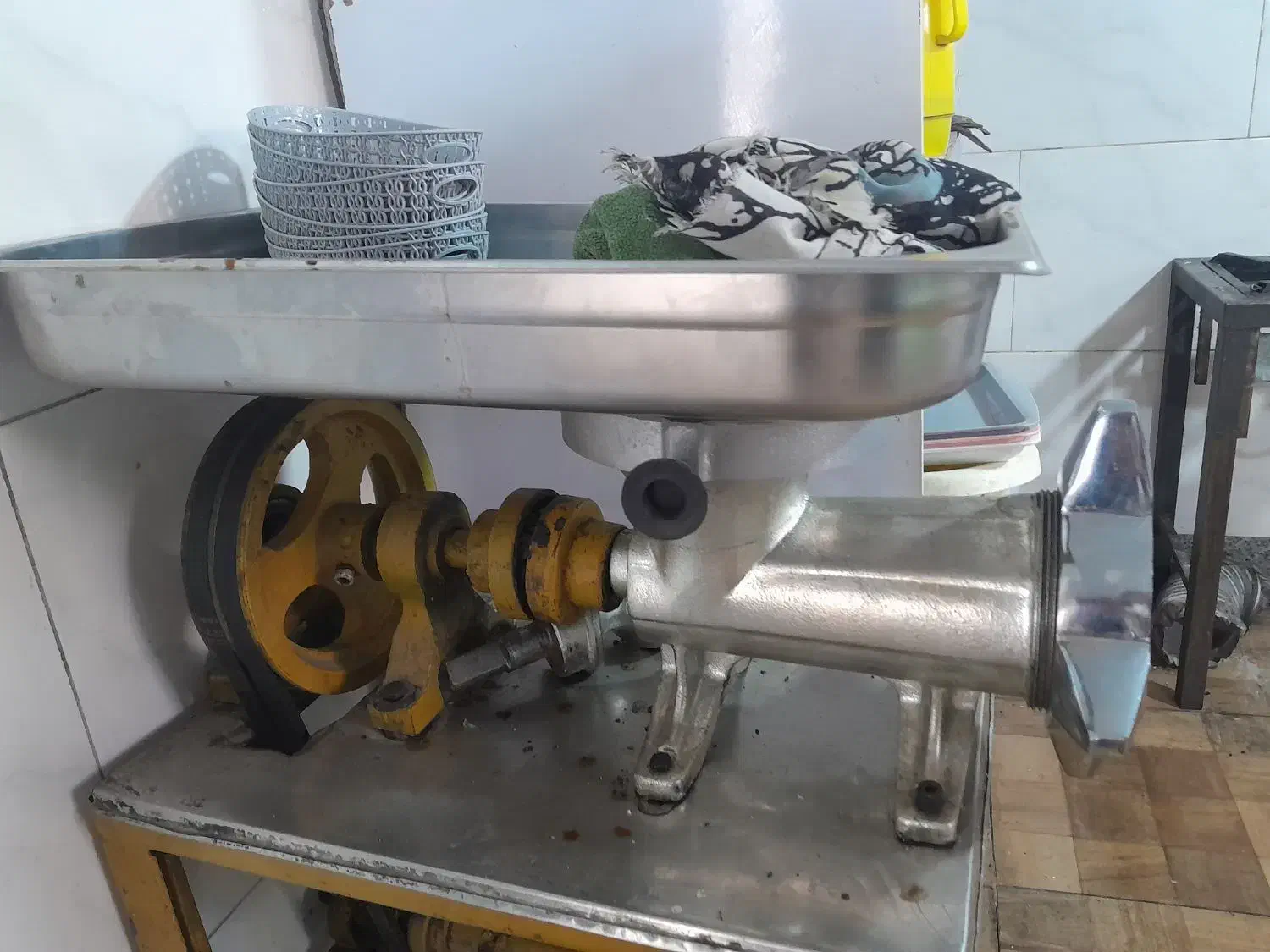 چرخ گوشت|خردکن، آسیاب، غذاساز|کنگاور, |دیوار