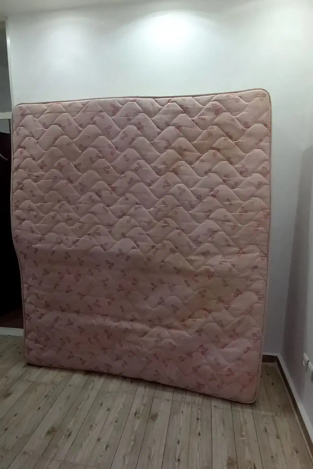 تشک تخت|تشک تختخواب|اردبیل, |دیوار