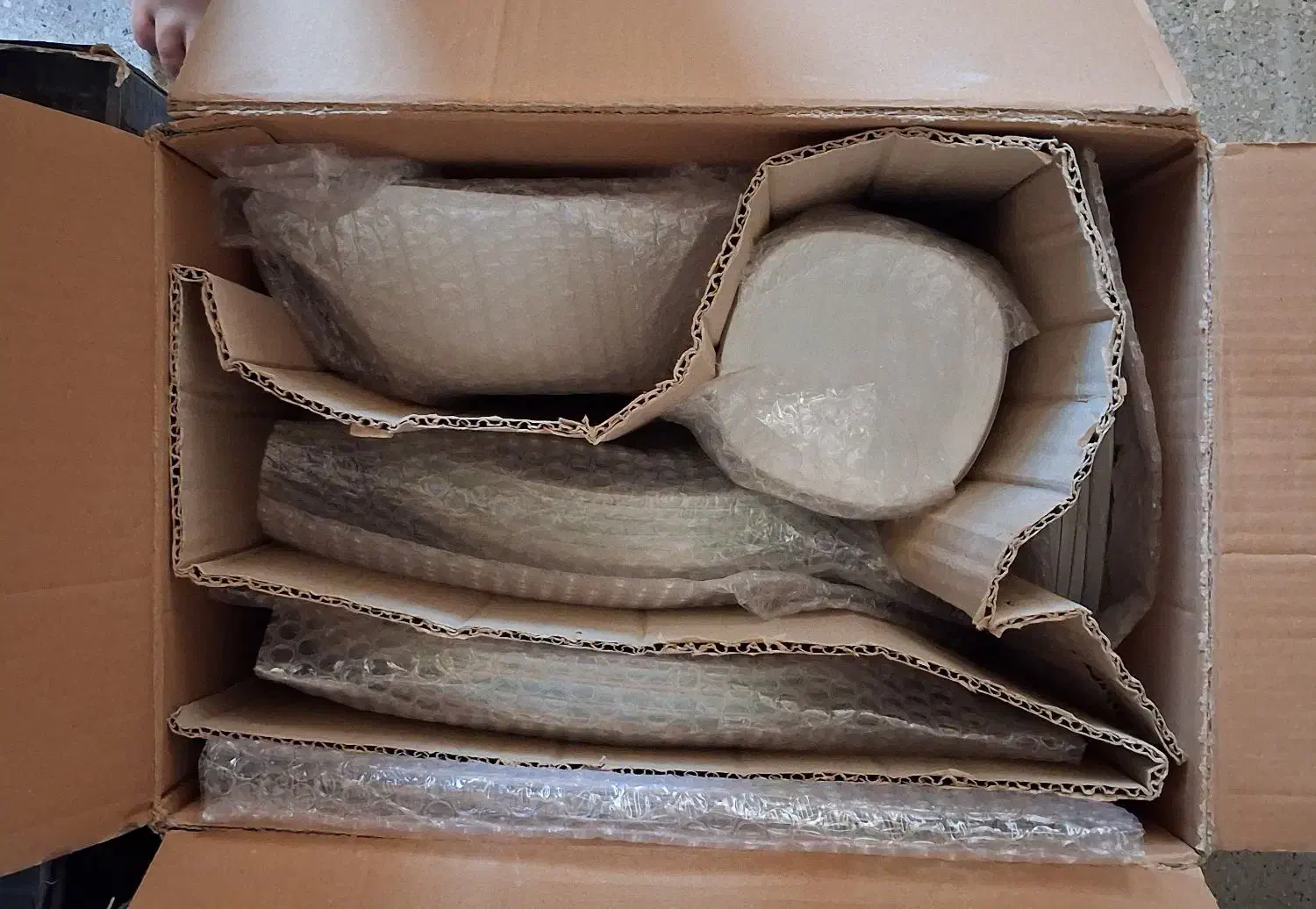 سرویس آرکوپال ۵۰ پارچه مربع لب طلا|ظروف سرو و پذیرایی|آباده, |دیوار